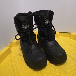 Itasca Kids Black Winter Boots